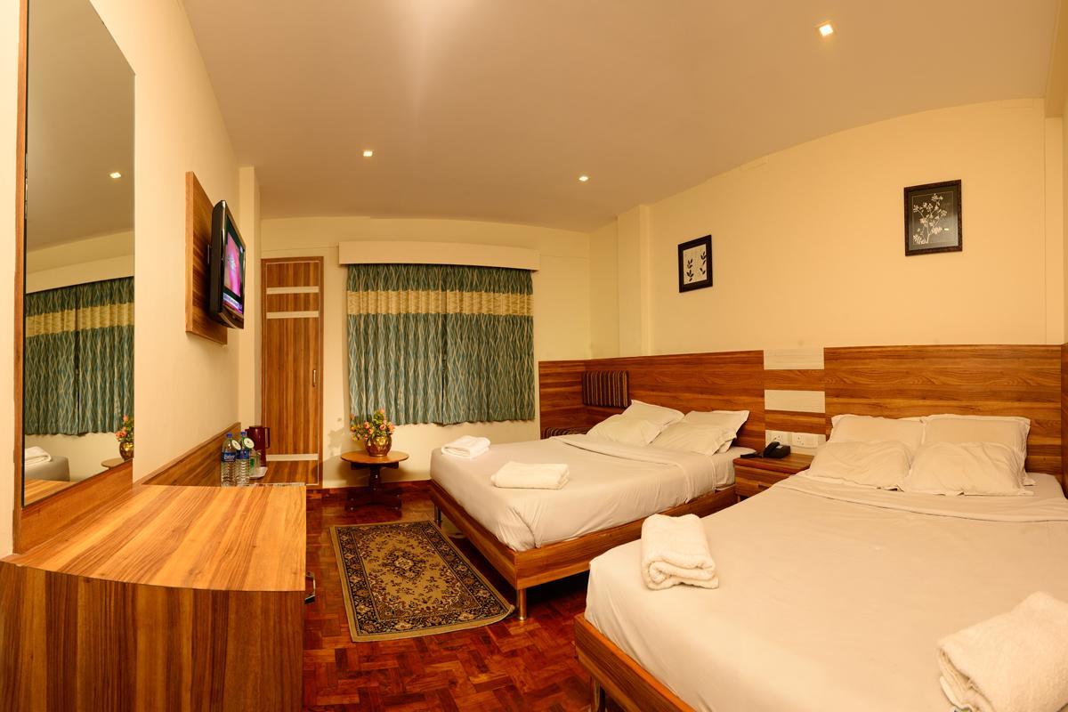 Hotel Grand Palace Kodaikanal Buitenkant foto